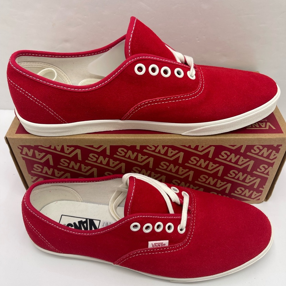 Vans WMNS Authentic Lowpro
Racing Red
VN000D04IZQ Red Low-Top Sneakers - Picture 2 of 16